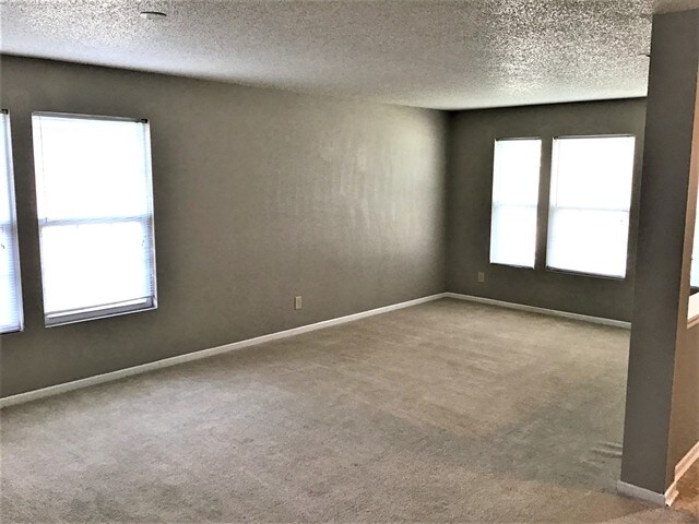 Building Photo - 10761 Parker Drive