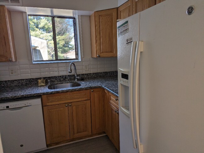 Foto del edificio - 17814 Buehler Rd