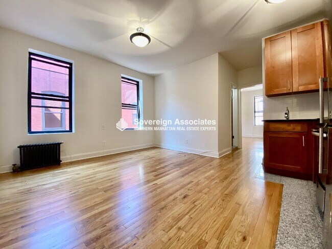 Foto del edificio - 615 Fort Washington Ave