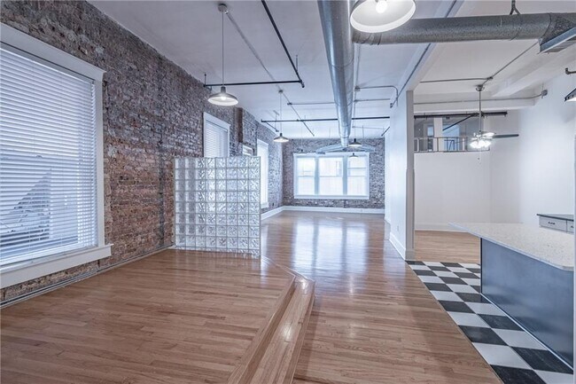 Foto del edificio - 215 Mitchell St SW