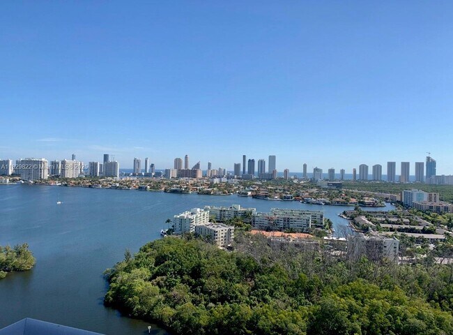 Foto del edificio - 16385 Biscayne Blvd