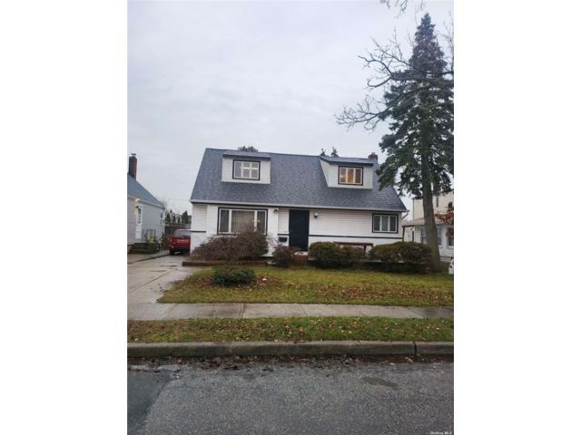 Primary Photo - 202 Crown Ave