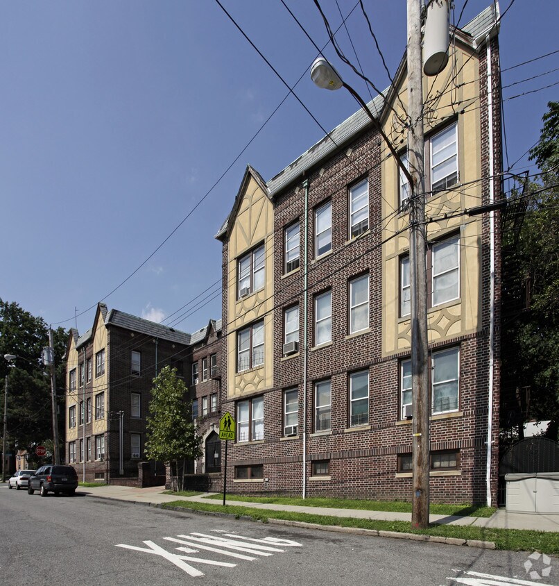 Primary Photo - Heberton Apartments