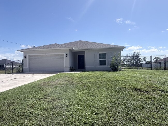 Building Photo - Fenced yard, 3/2 Single Family Home.  Rent Ready.