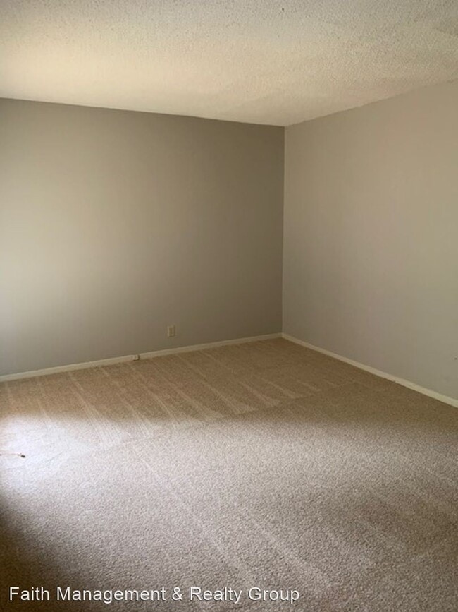 Building Photo - 1 br, 1 bath House - 1855 Poplar Woods Cir...