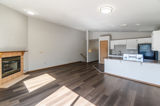 Building Photo - 1501 N Regal St