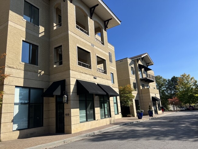 Building Photo - 1221 Bower Pky