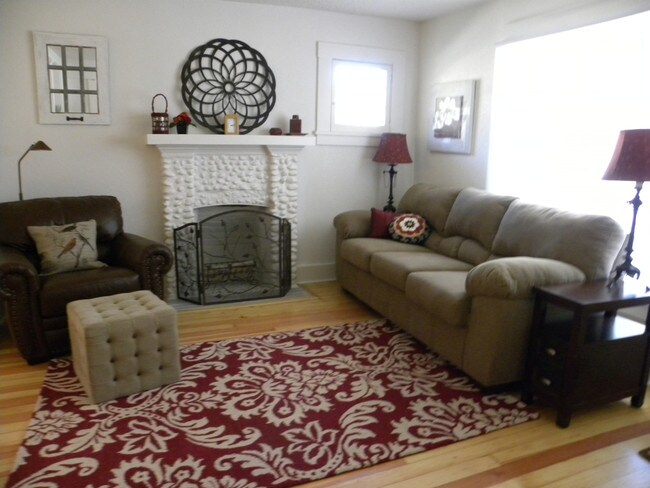 Living Room - 301 W Apache St
