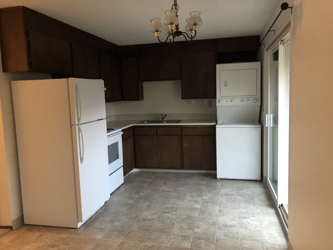 Building Photo - Cute 2 bed Duplex