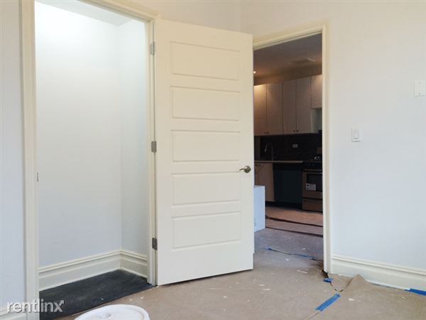 Building Photo - 107 Greenpoint Ave