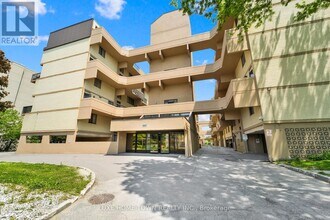 Building Photo - 665-665 Kennedy Rd