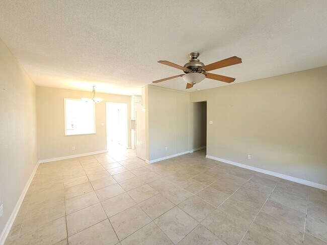 Foto del edificio - 331 Emory Dr