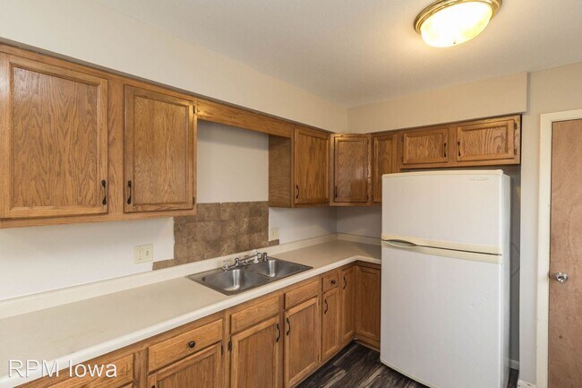 Building Photo - 3 br, 1 bath House - 730 33rd Street