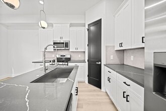 Building Photo - 4930 Chennault Rd