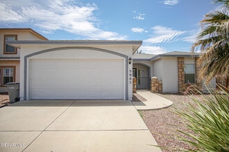 Building Photo - 5902 Redstone Mesa Ct