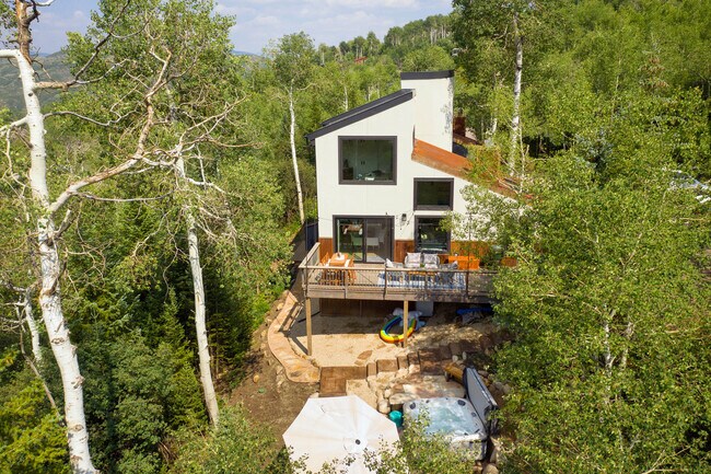 Foto del edificio - 145 N Ridge Ln