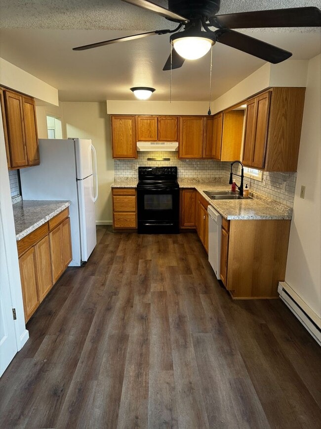 Building Photo - 12704-12706 E 31st Ave