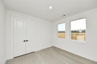 Building Photo - 4324 Avron Dr