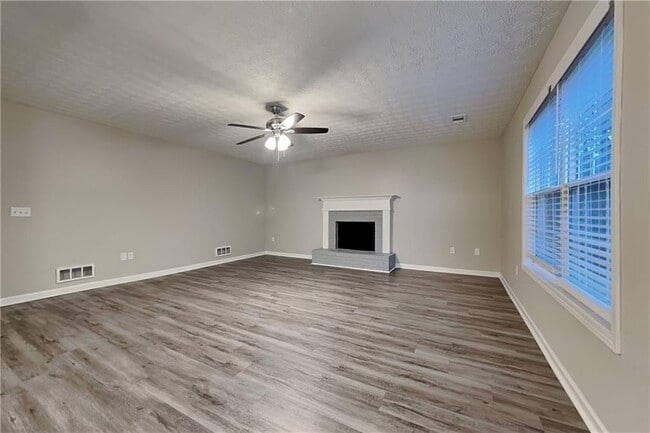 Foto del edificio - 1210 Webb Farm Ln