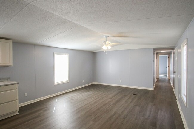Building Photo - 351 Green Oaks Ct