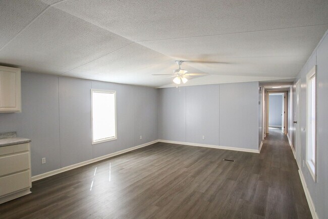 Foto del edificio - 351 Green Oaks Ct