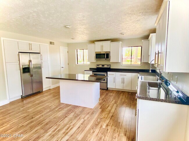 Foto del edificio - 16226 E Lullwater Dr