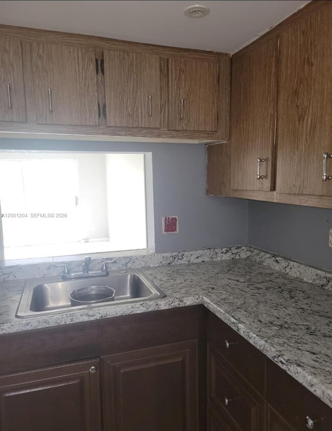 Foto del edificio - 2800 NW 56th Ave