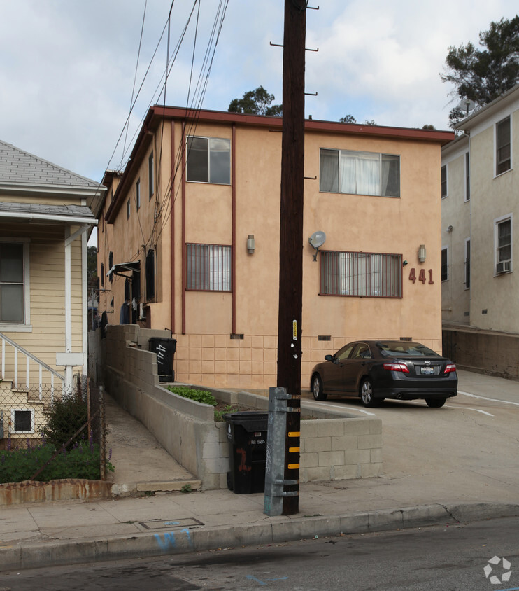 Building Photo - 441 Savoy St