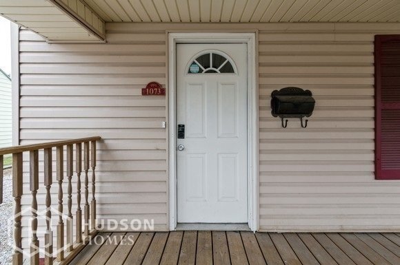 Foto del edificio - 1073 Wilson Ave