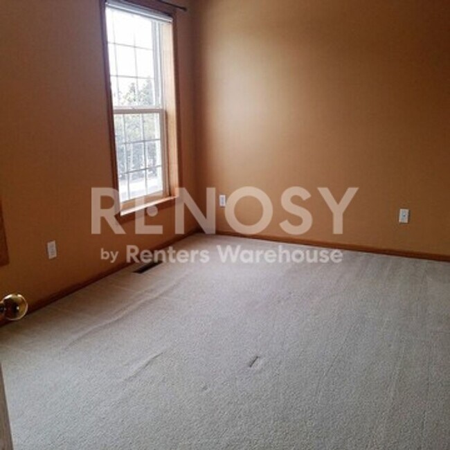 Foto del edificio - BEAUTIFUL 3BD/3BA IN EDEN PRAIRIE
