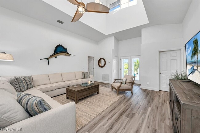 Building Photo - 2736 Gulfview Dr