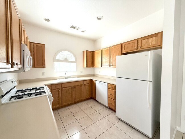 Foto del edificio - LOVELY HOME IN 55+ COMMUNITY IN PRESCOTT V...