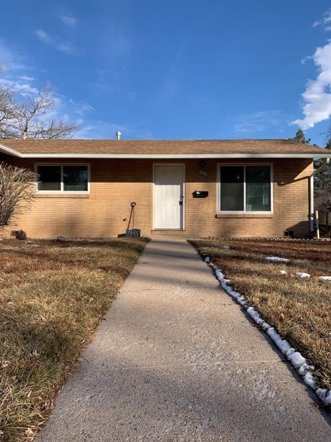 Building Photo - 1312-1314 Castlerock Drive
