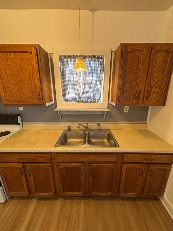 Foto del edificio - 340 N Franklin St