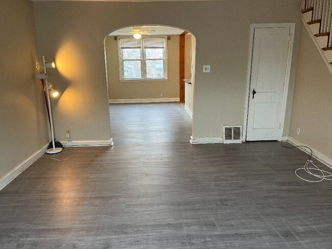 Foto del edificio - 6332 Tabor Ave