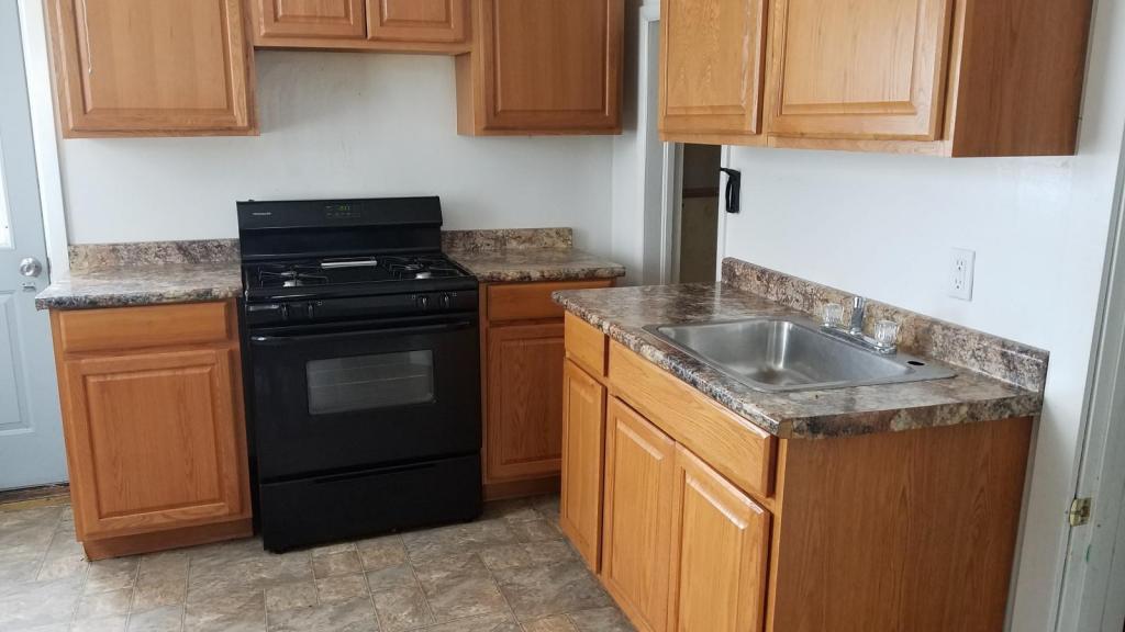 112 E Loring St, Crookston, MN 56716 House Rental in Crookston, MN