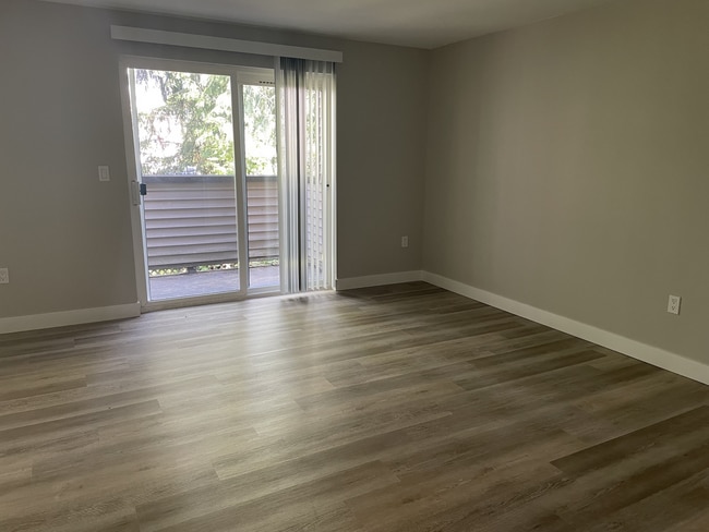 Interior Photo - Redmond Park Apts