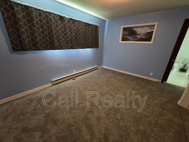 Building Photo - 920 N Vercler Rd