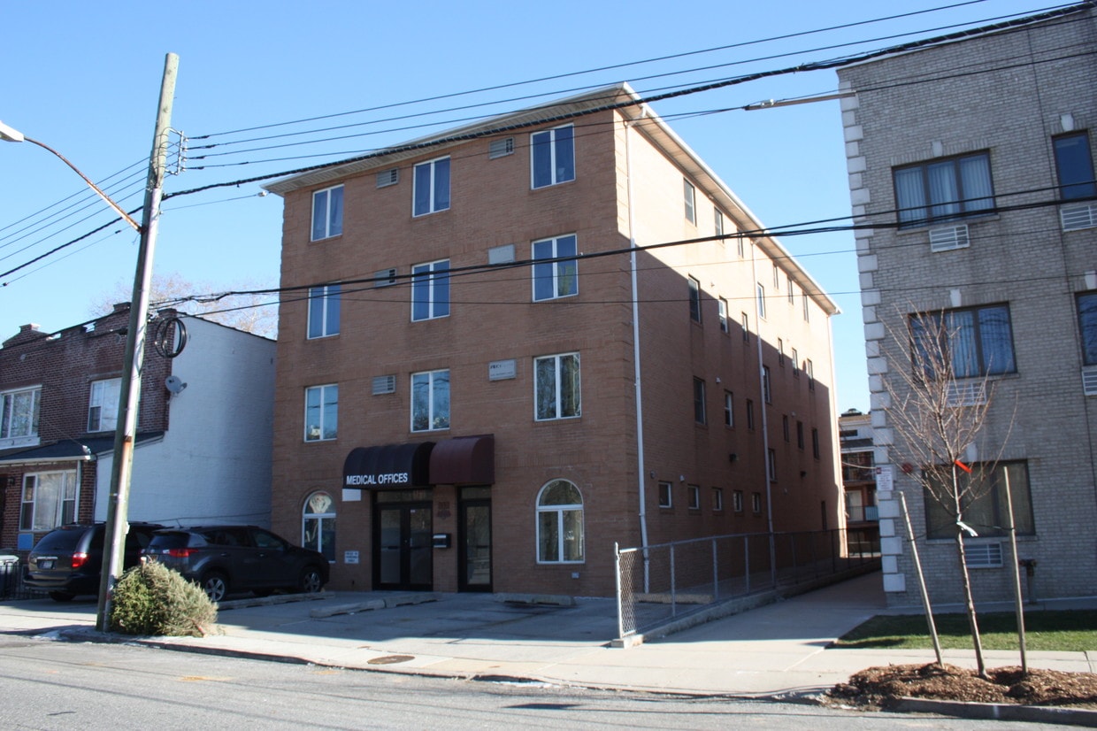 Building Photo - 111 Dahlgren Pl