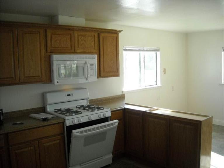 Foto del edificio - 6832 E Harvey Ave