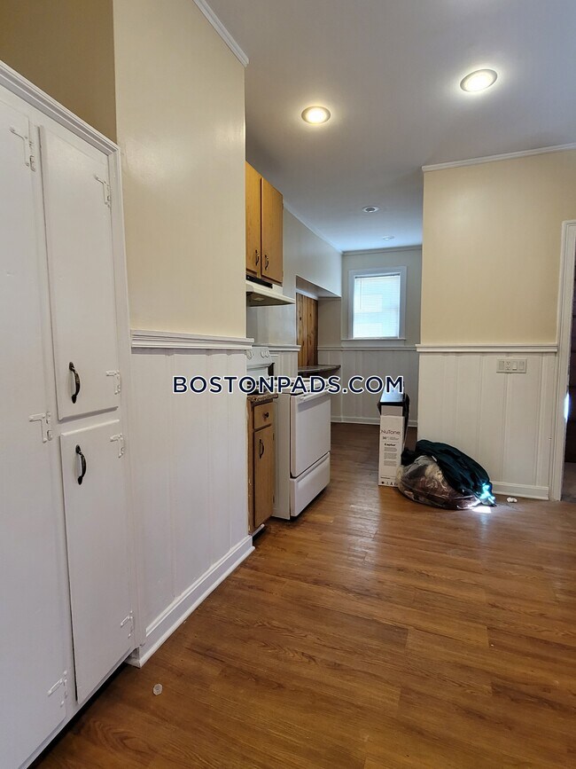 Foto del edificio - 121 Wellington Hill St