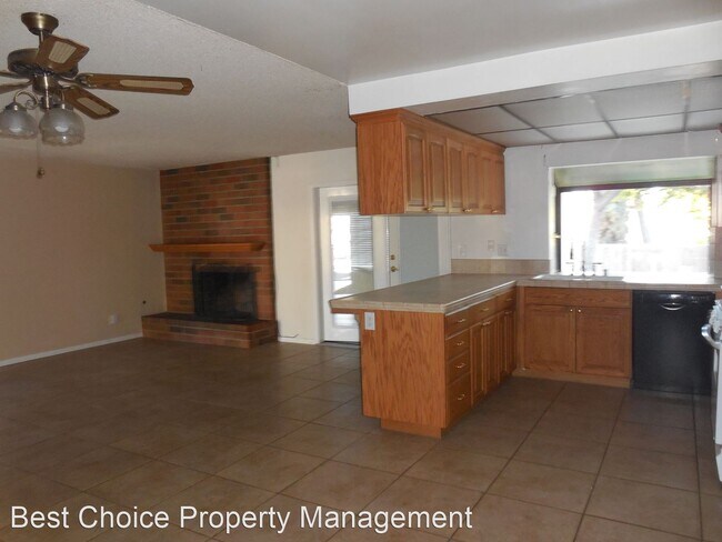 Foto del edificio - 3 br, 2 bath House - 41805 Lomas St.,