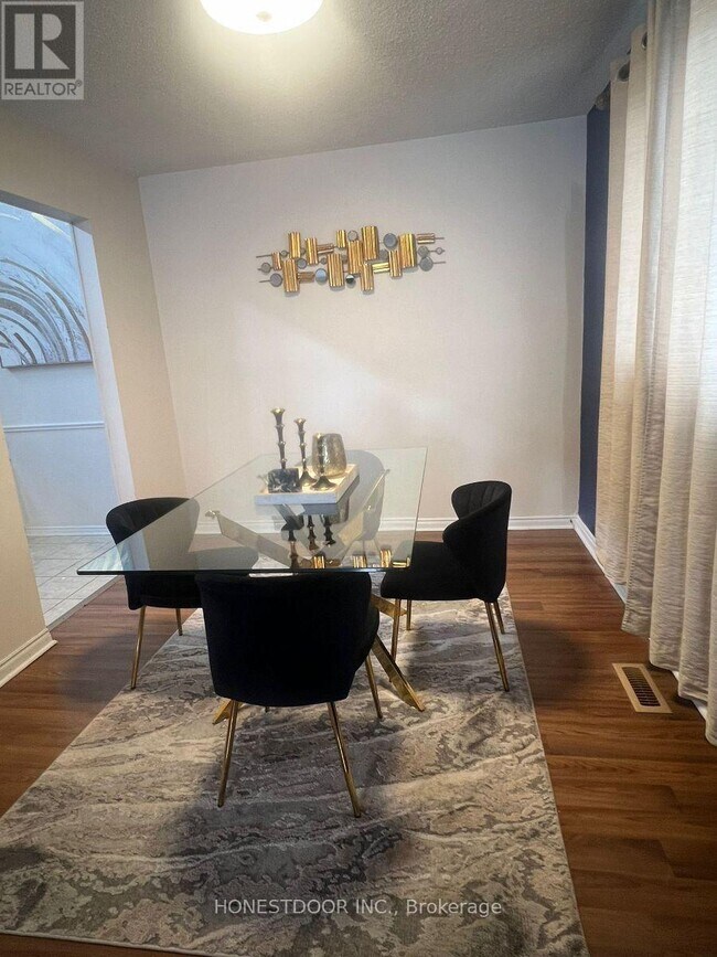 Photo du bâtiment - 72 Tumbleweed Crescent