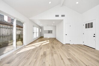 Building Photo - 3305 Avenue R