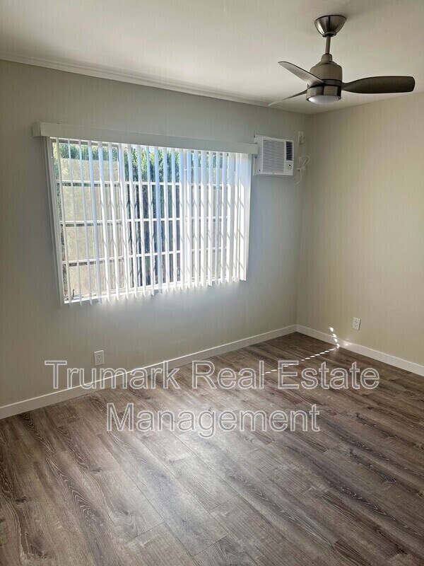 Building Photo - 215 W Acacia Ave