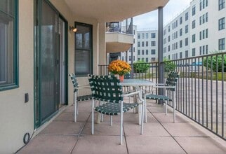 Building Photo - 920 Jefferson St