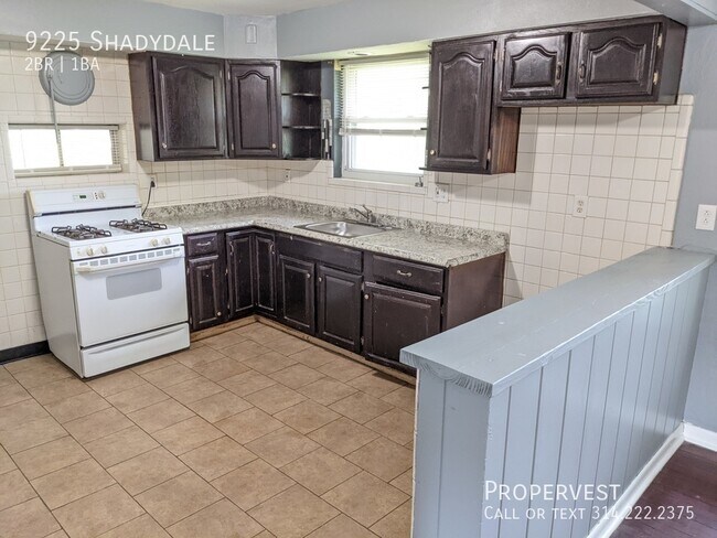 Foto del edificio - 9225 Shadydale Dr