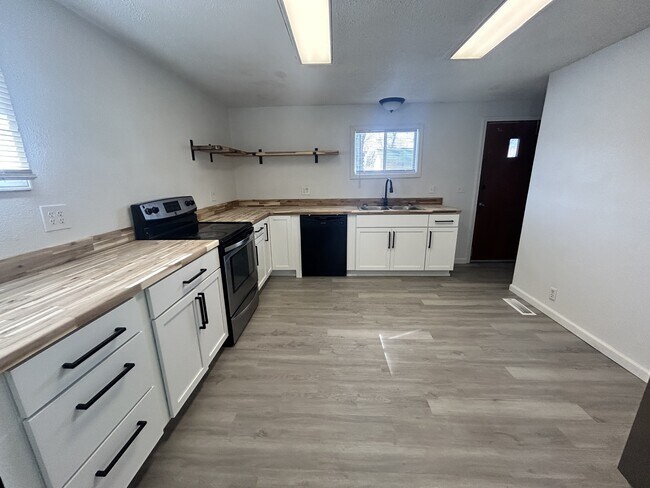 Foto del edificio - 924 Murphy Ave