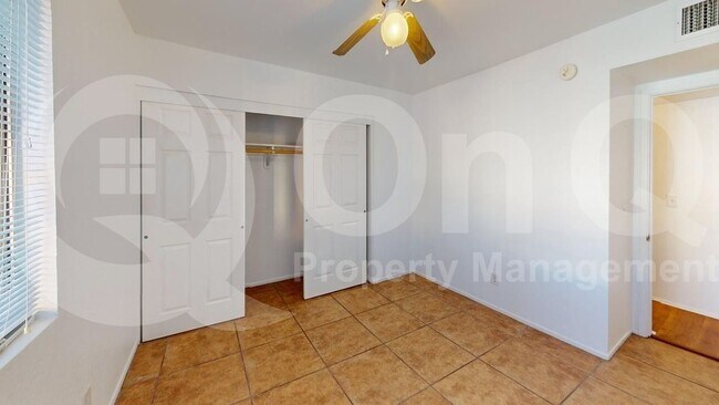Foto del edificio - 812 S Langley Ave