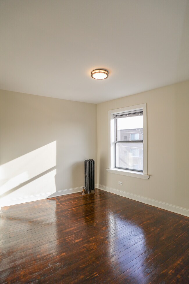 Foto del edificio - 1702 W Albion Ave